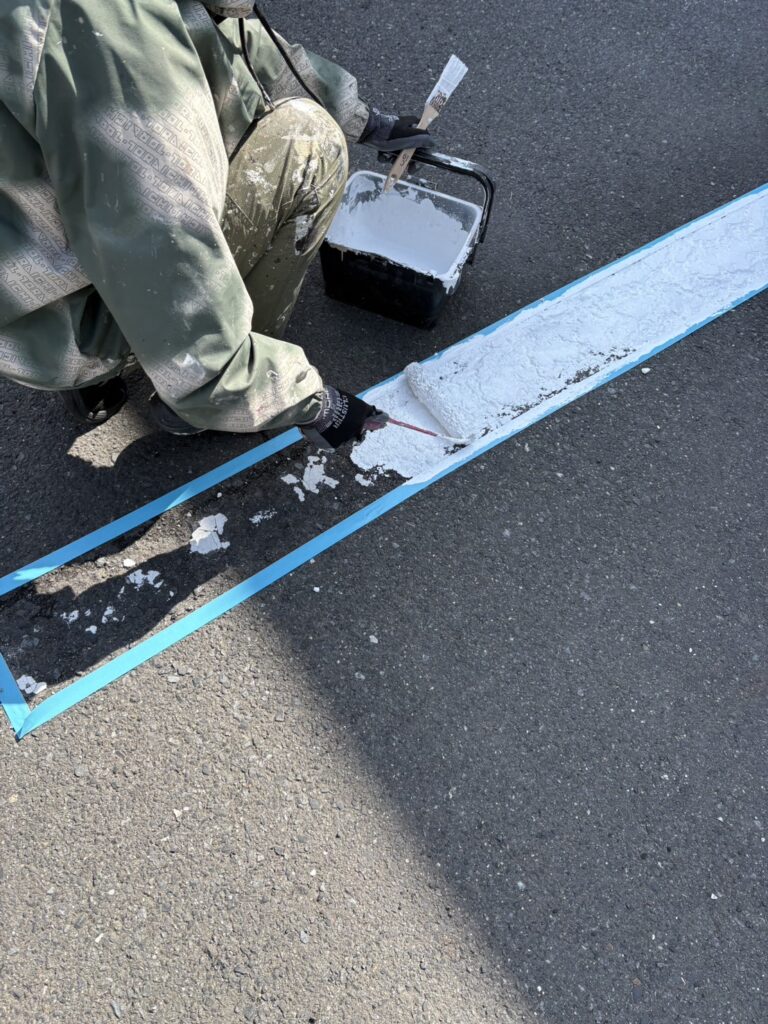 本庄市にて、アパート駐車場のライン引き工事を行いました